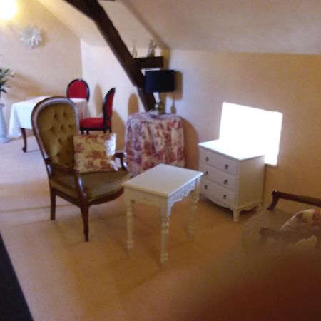 Le Moulin De Meral Montsurs Экстерьер фото